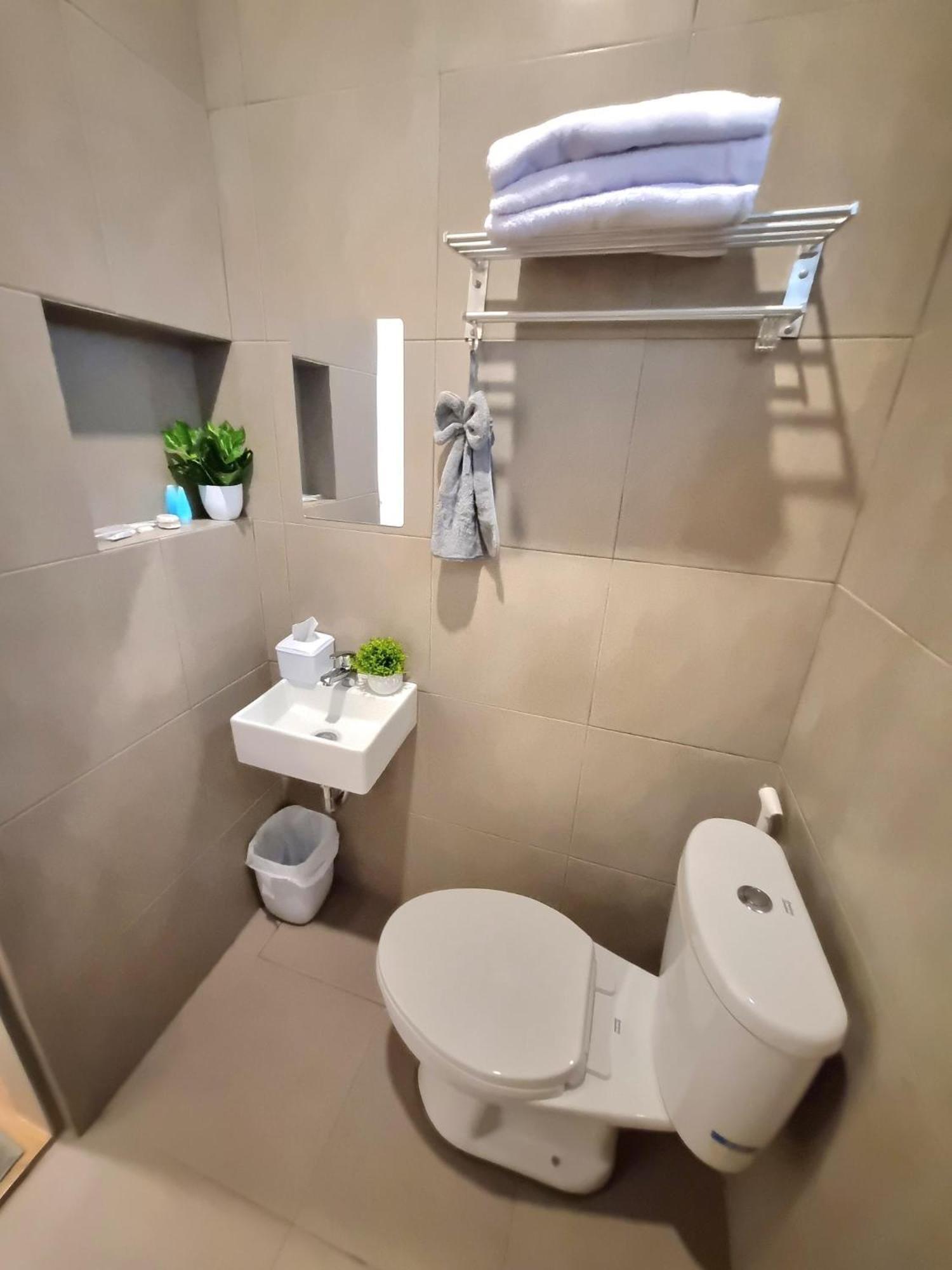 Zizi Homey 202 Cemara Asri Triple Single Medan Buitenkant foto